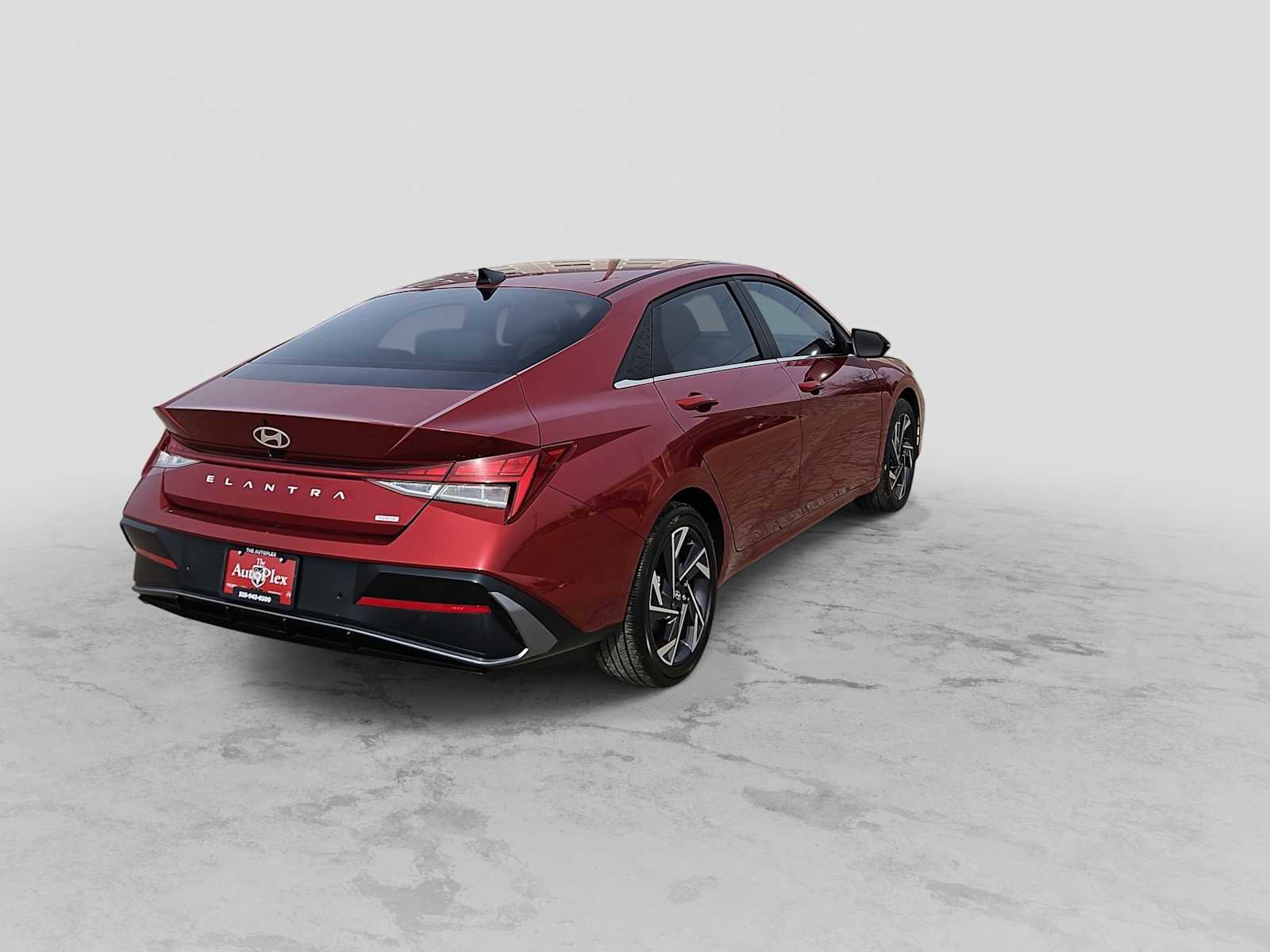 Used 2024 Hyundai Elantra Limited image 8