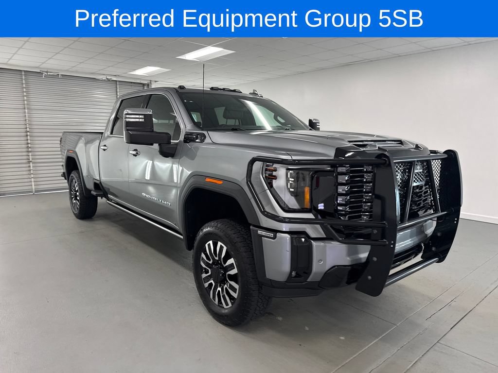 Used 2025 GMC Sierra 3500 Denali Ultimate AWD/4WD image 3