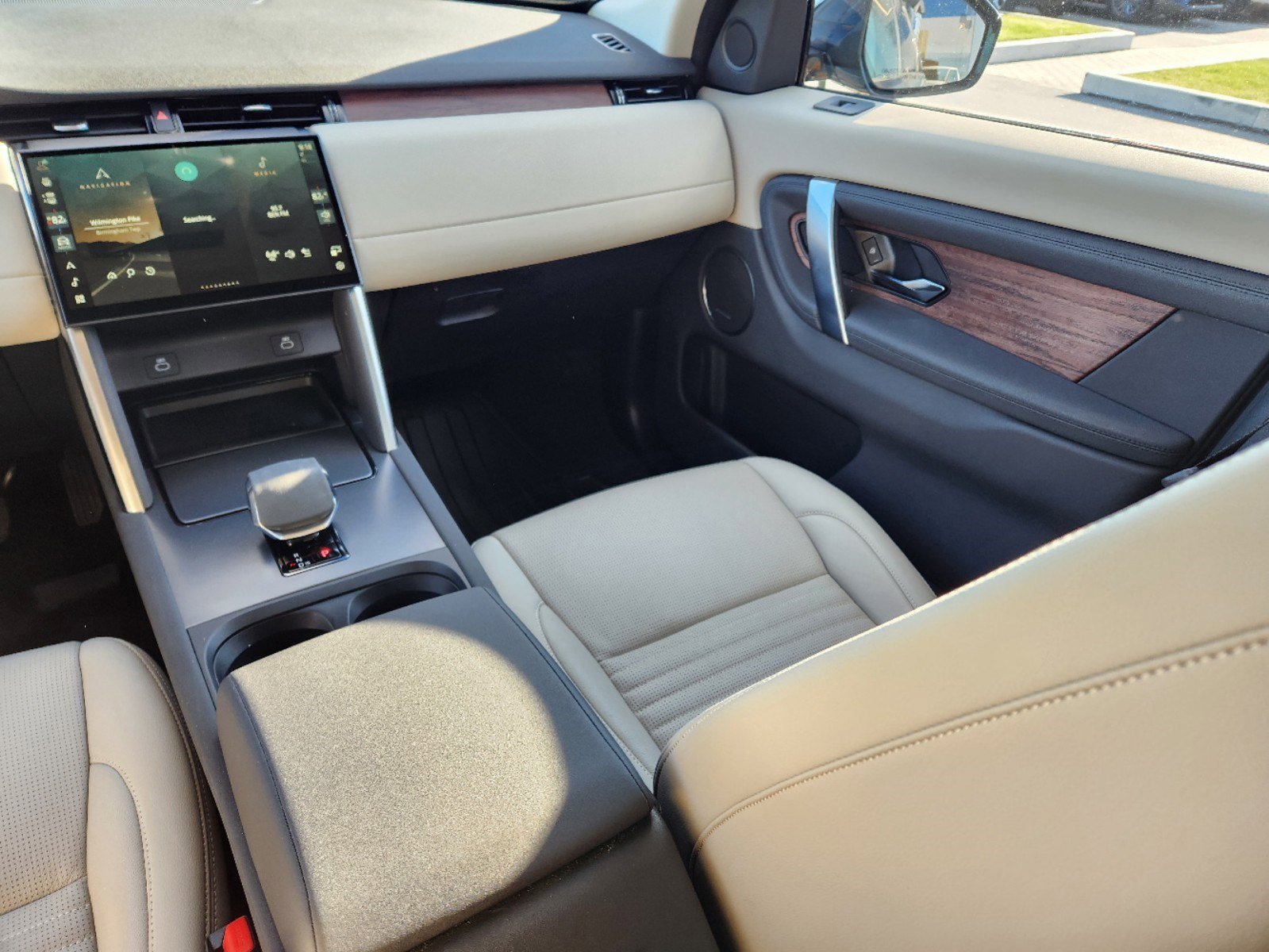 Certified 2024 Land Rover Discovery Sport S image 14