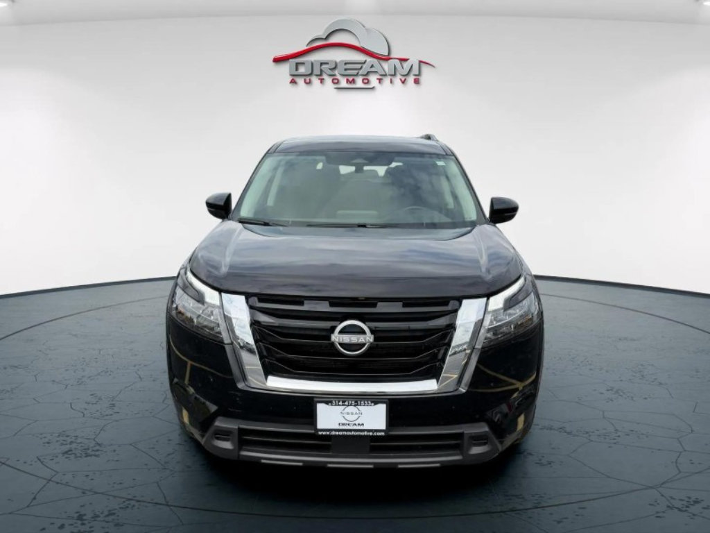 Used 2025 Nissan Pathfinder SV AWD/4WD image 2