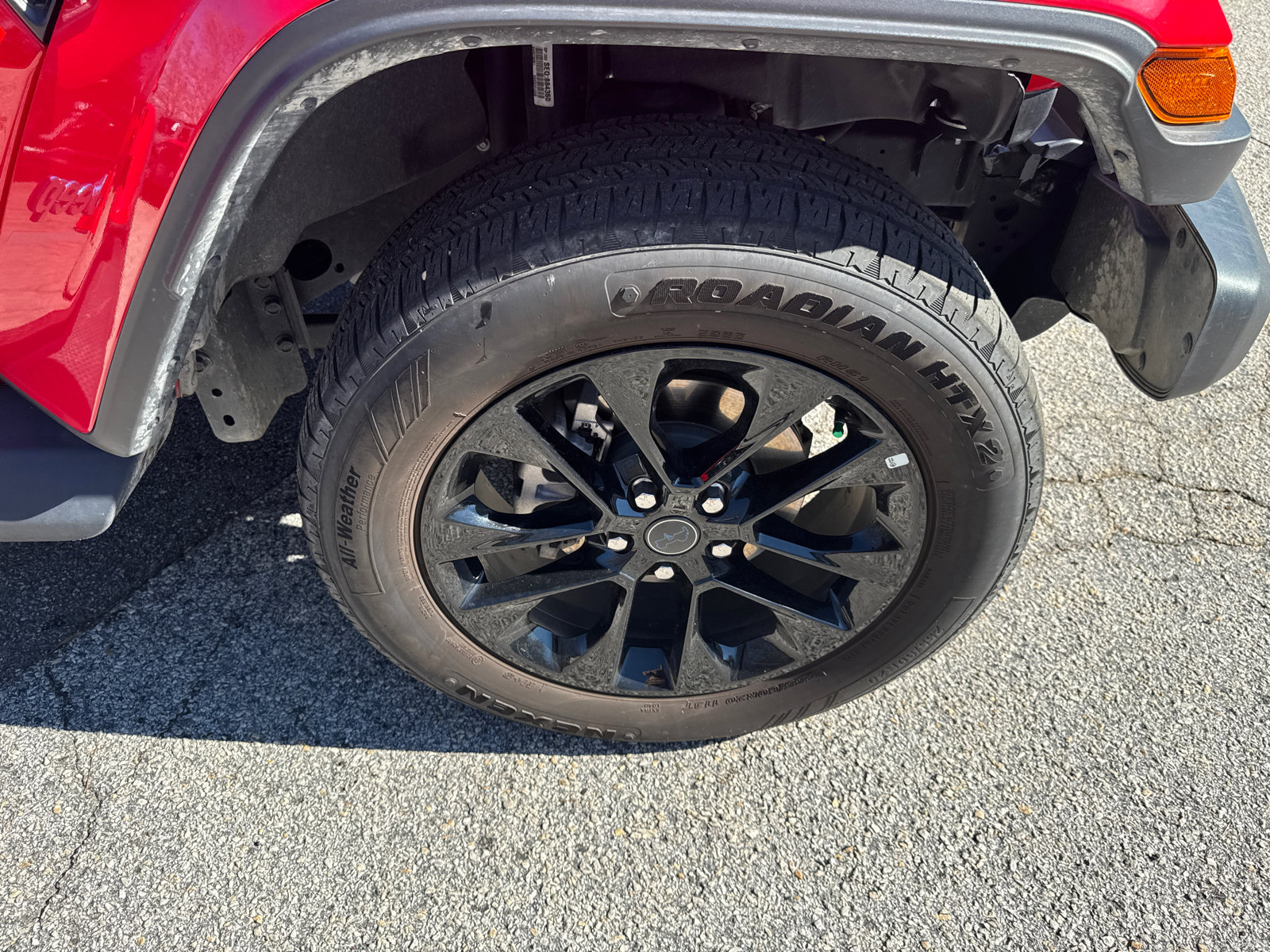 Used 2025 Jeep Wrangler Sahara image 12