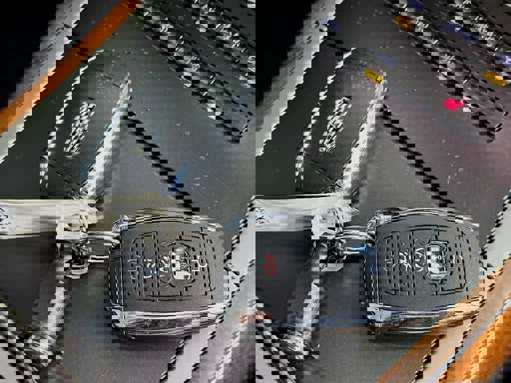 Used 2019 Lincoln Nautilus Select image 22