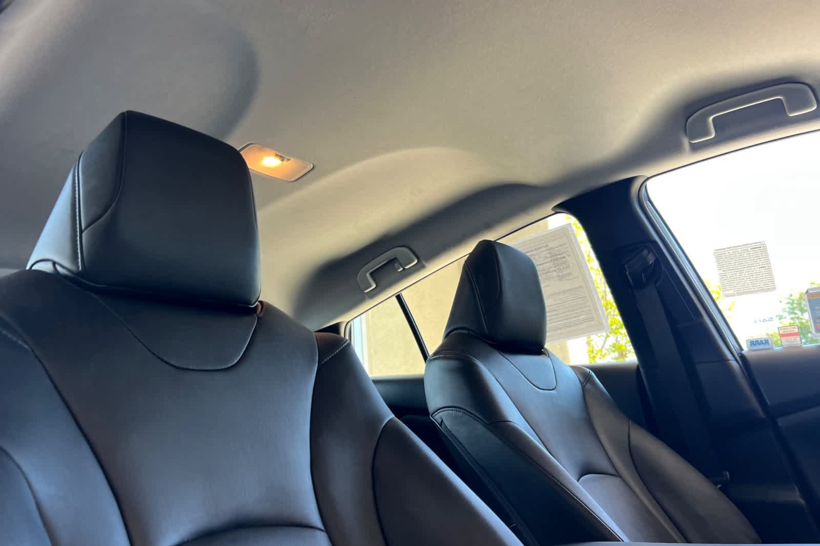 Certified 2017 Toyota Prius Prime Advanced FWD image 17