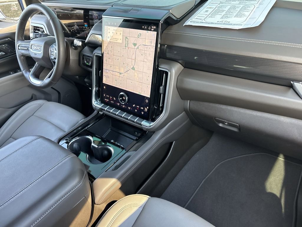Used 2025 GMC Yukon Elevation image 29