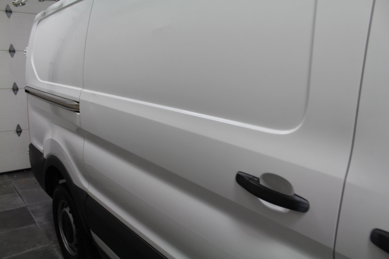 Used 2018 Ford Transit 250 130 Low Roof image 37