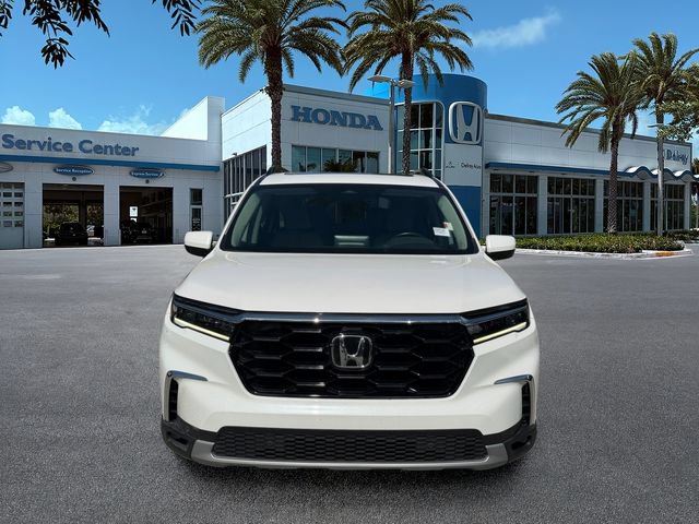 Used 2024 Honda Pilot Touring image 3