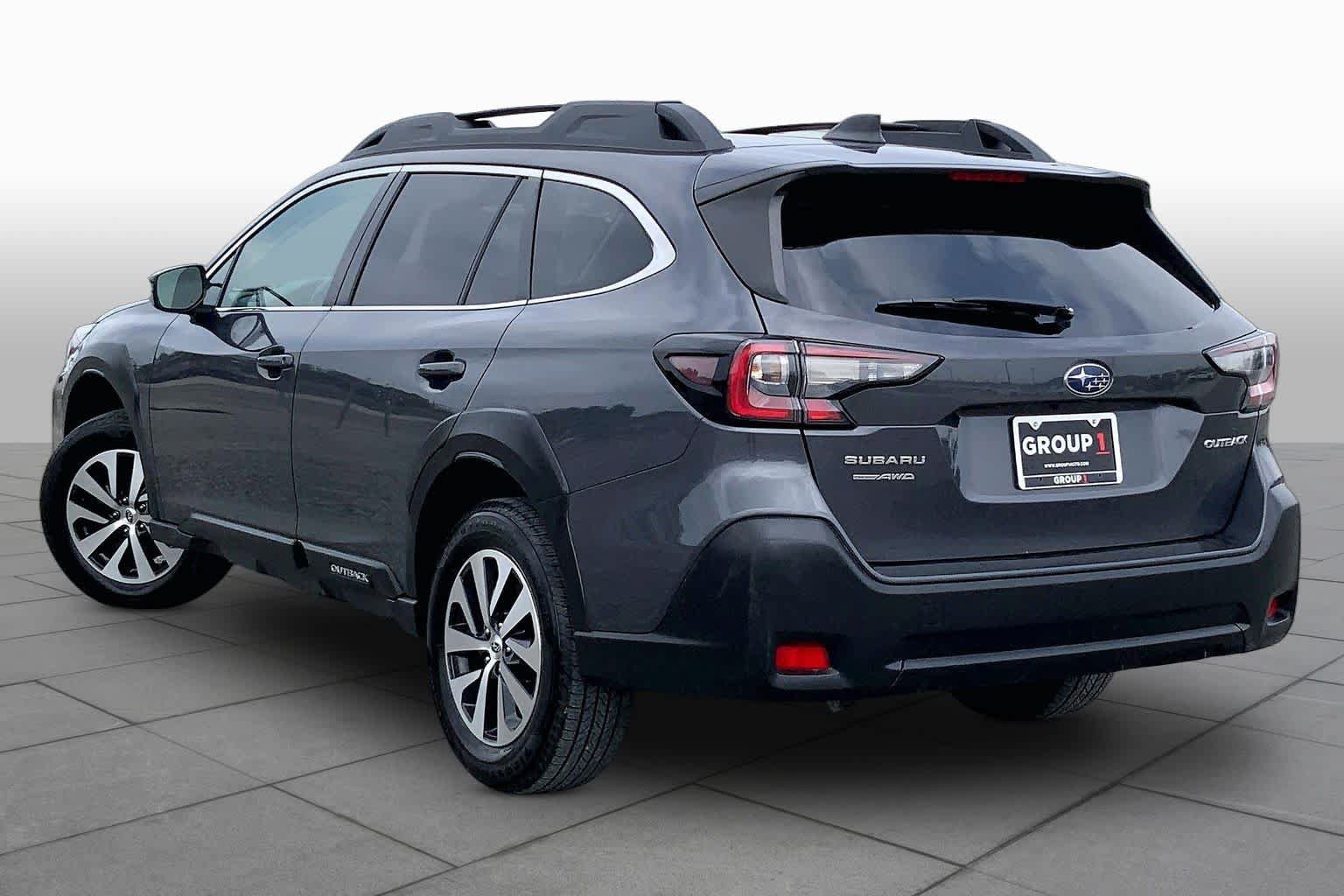 Used 2023 Subaru Outback Premium AWD/4WD image 12