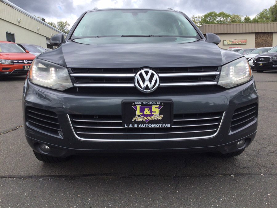 Used 2012 Volkswagen Touareg VR6 AWD/4WD image 4