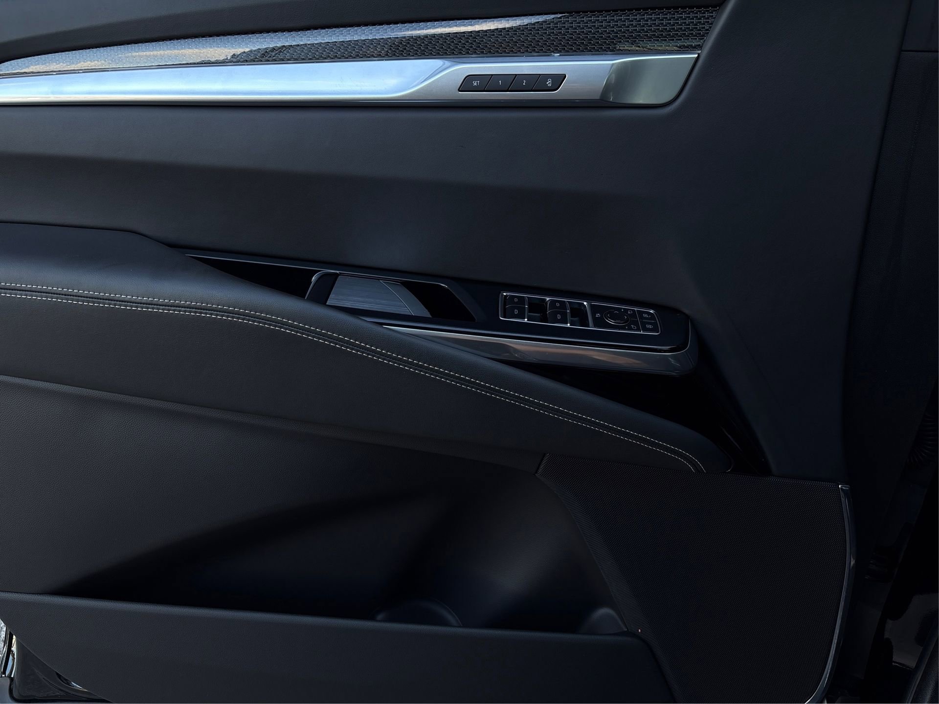 Used 2025 Cadillac Escalade V image 21