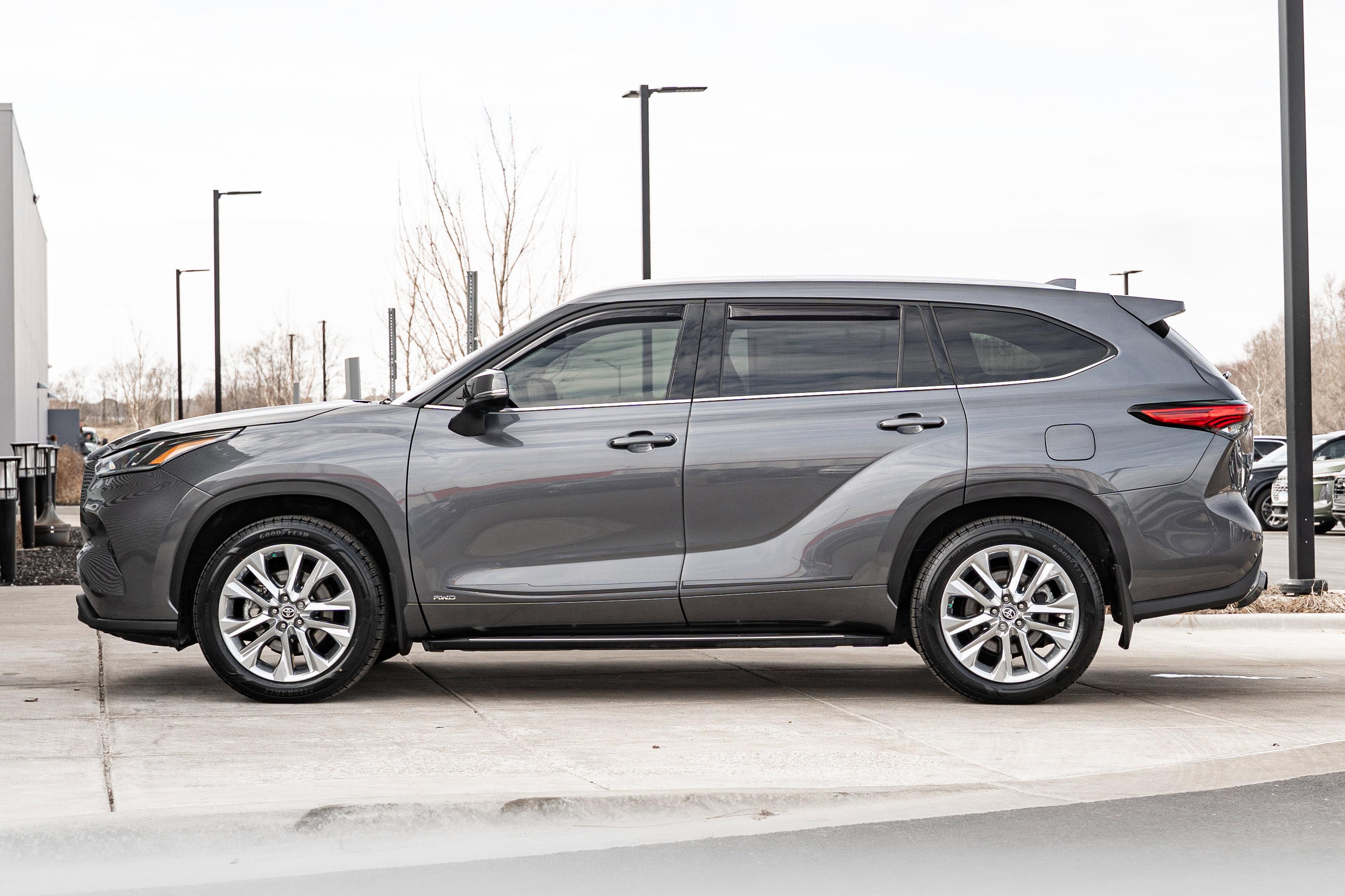 Used 2023 Toyota Highlander Limited image 6