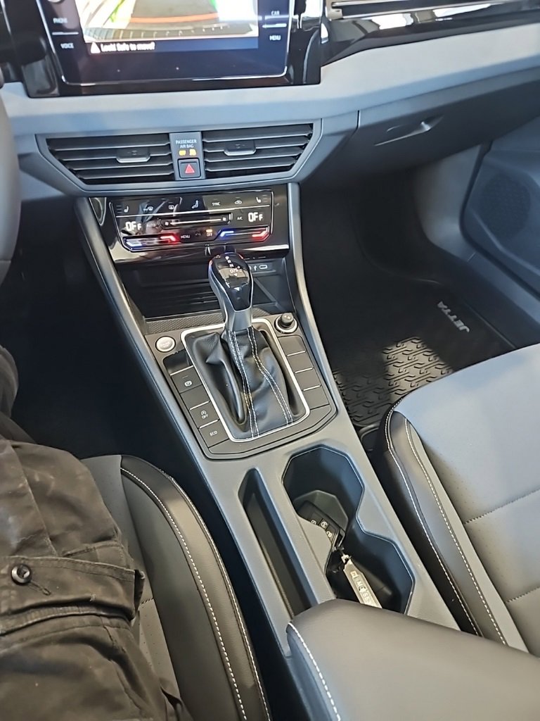 New 2026 Volkswagen Jetta SE image 32