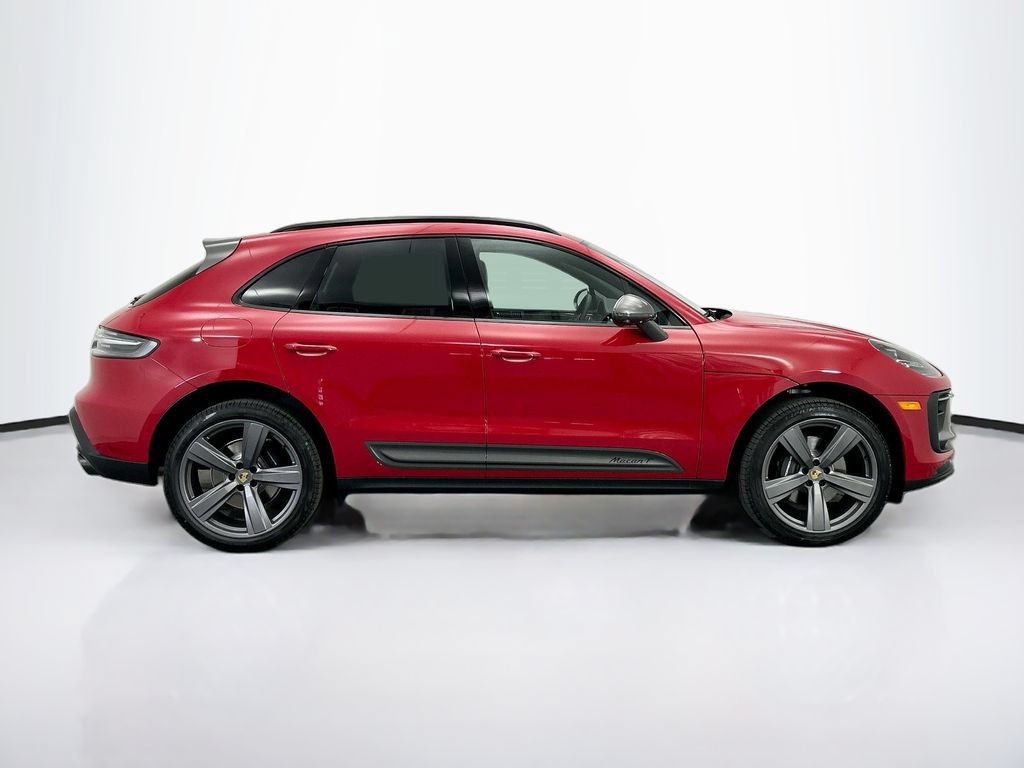 Used 2026 Porsche Macan AWD/4WD image 8