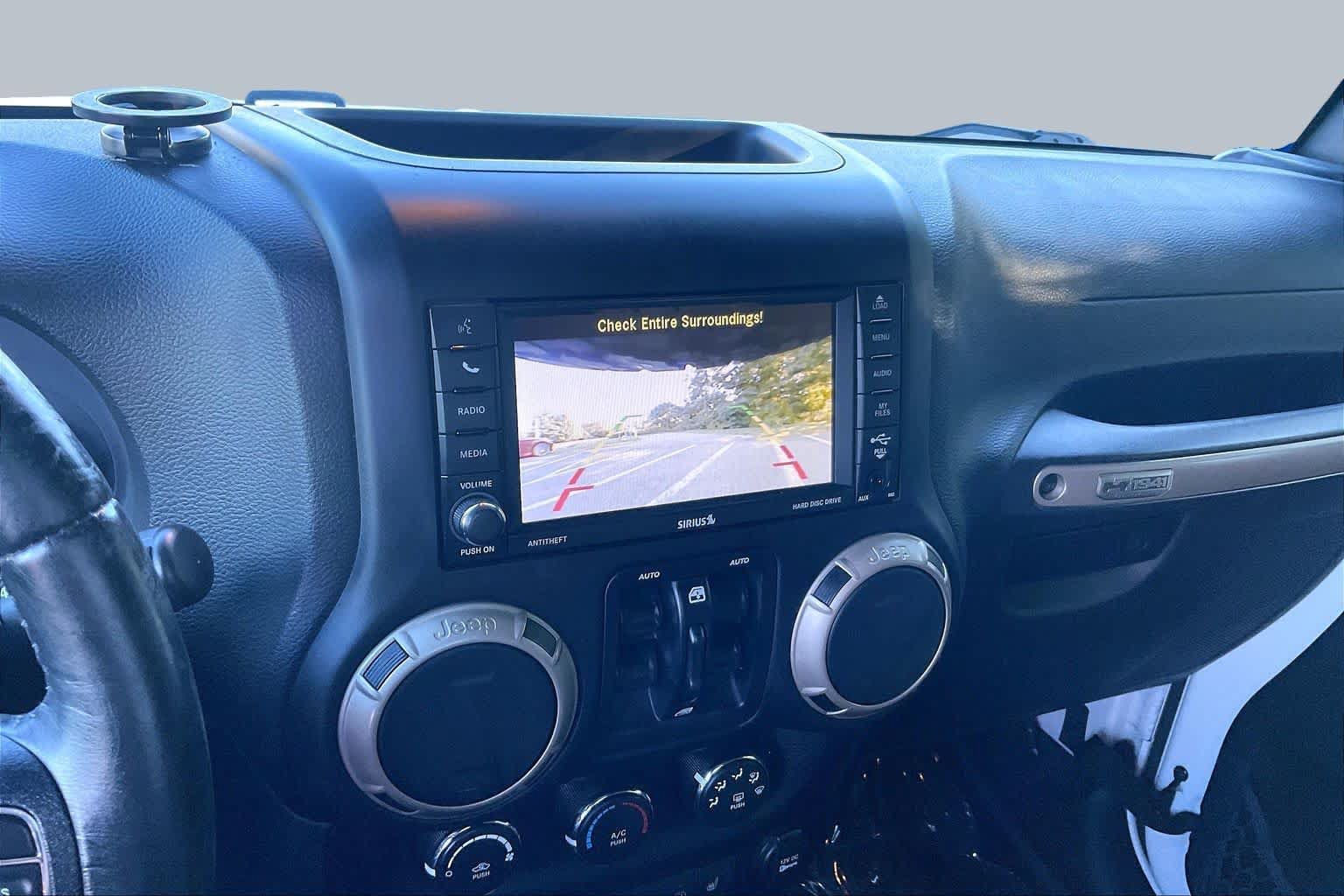 Used 2017 Jeep Wrangler Unlimited Sahara AWD/4WD image 26