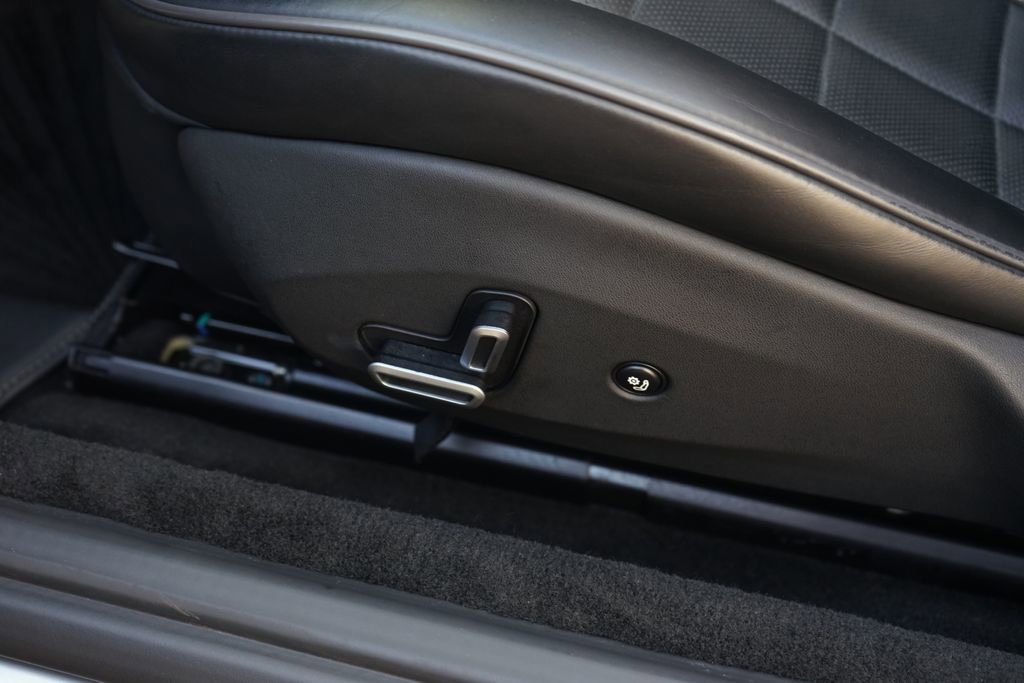 Used 2019 Ferrari Portofino image 18