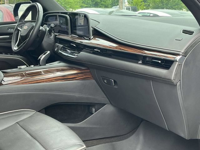 Used 2024 Cadillac Escalade ESV Premium Luxury AWD/4WD image 28