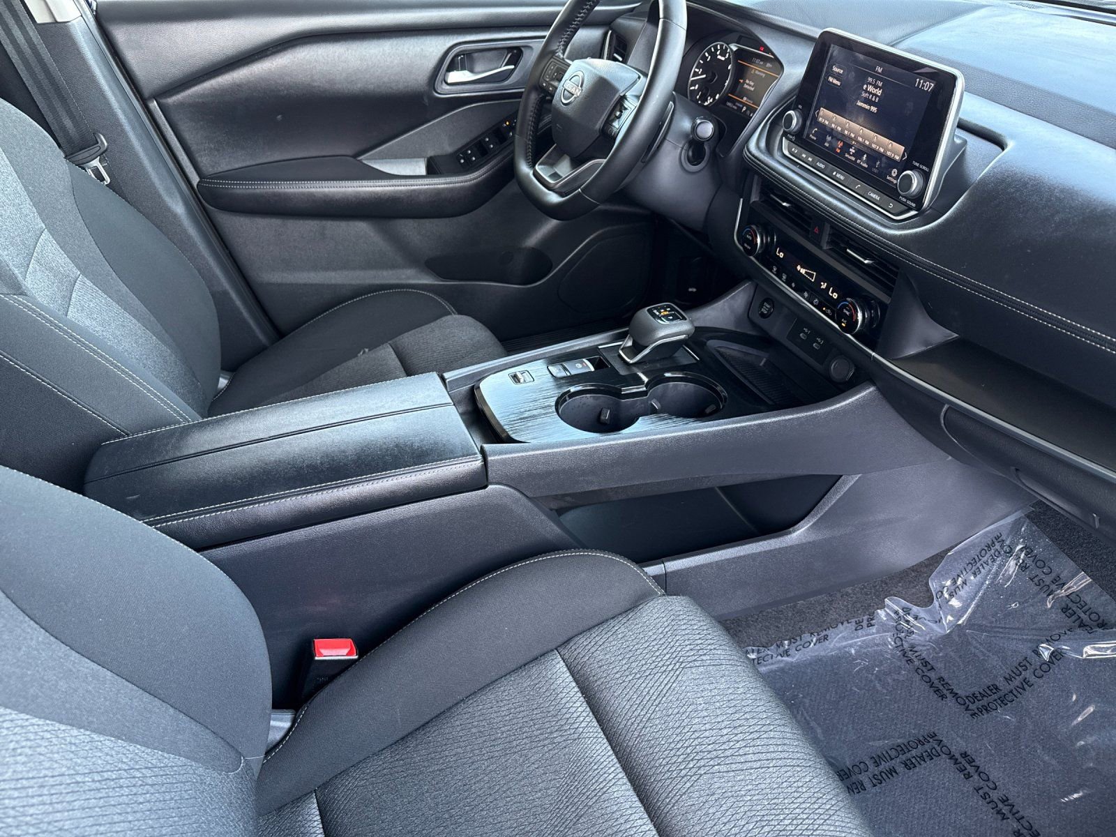 Used 2025 Nissan Rogue SV image 15