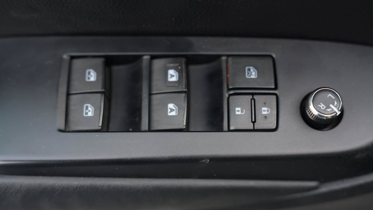 Used 2015 Toyota Highlander XLE AWD/4WD image 18