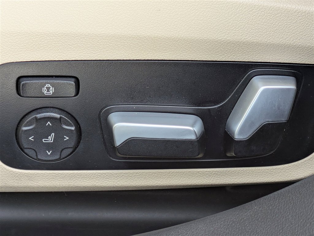 Used 2021 BMW 330i Sedan w/ Convenience Package image 19