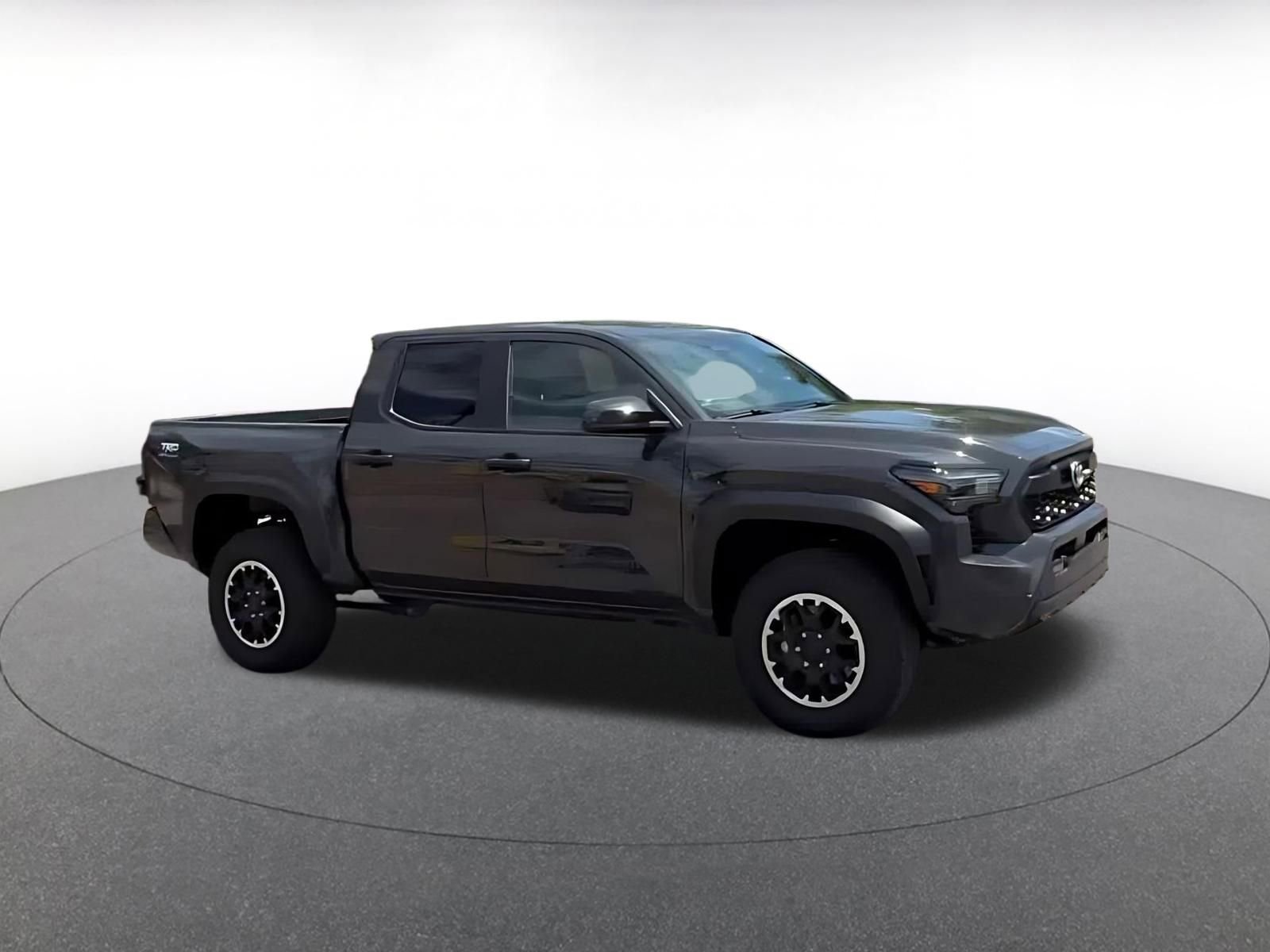 Used 2025 Toyota Tacoma TRD Off-Road AWD/4WD image 2