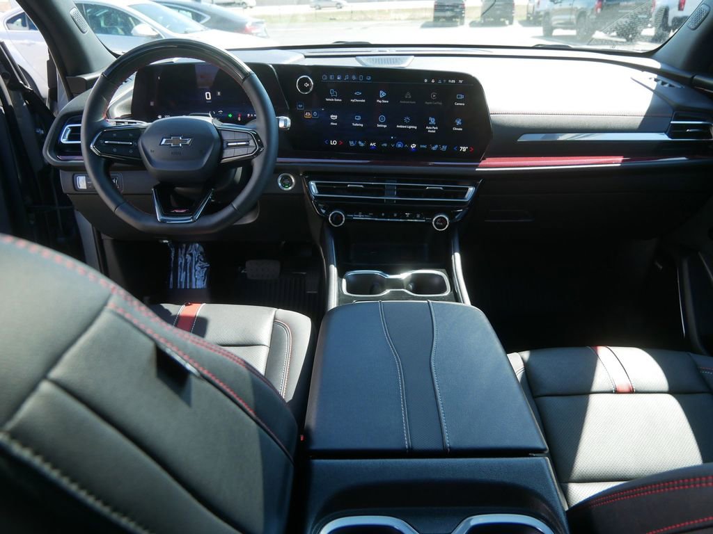 Used 2025 Chevrolet Traverse RS w/ LPO, Floor Liner Package AWD/4WD image 23