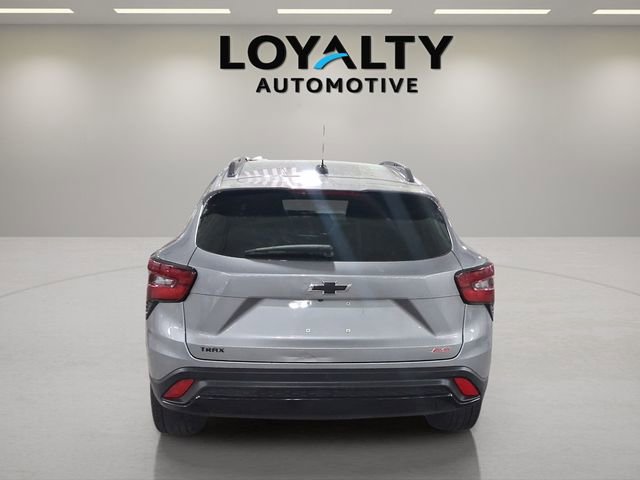 Used 2025 Chevrolet Trax RS w/ Driver Confidence Package FWD image 4