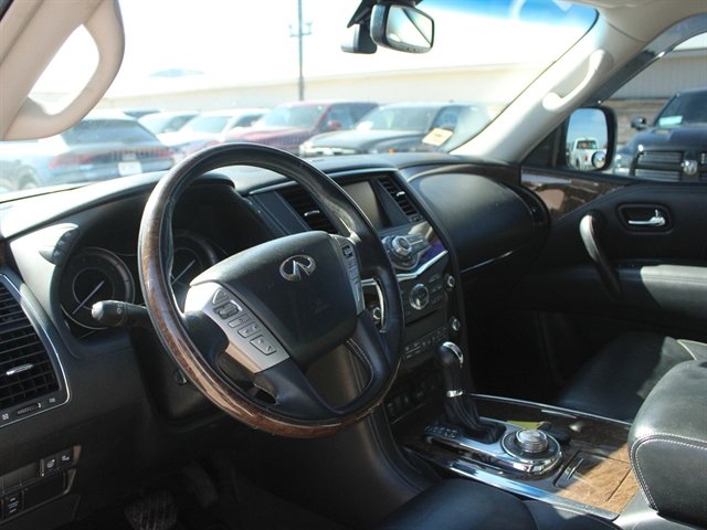 Used 2017 INFINITI QX80 4WD w/ Driver Assistance Package image 14
