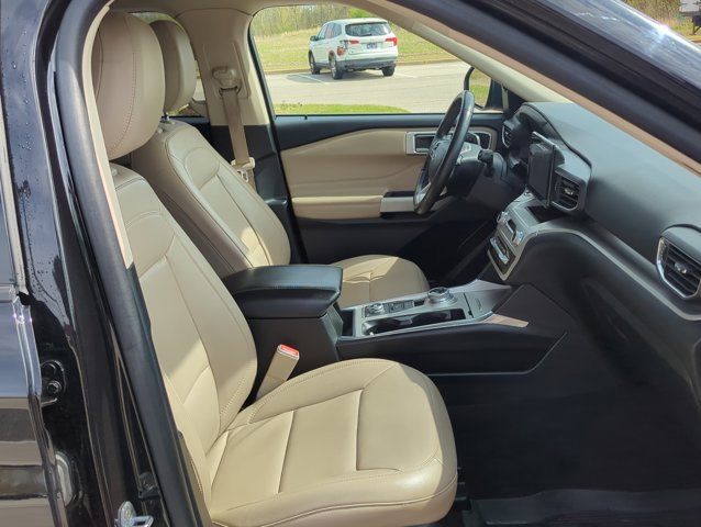 Used 2022 Ford Explorer XLT w/ Equipment Group 202A image 25