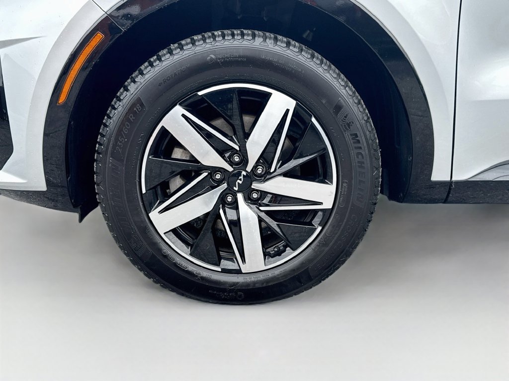 Certified 2022 Kia Sorento S FWD image 35