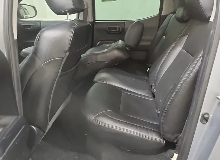 Used 2018 Toyota Tacoma SR w/ SR Convenience Package RWD image 9