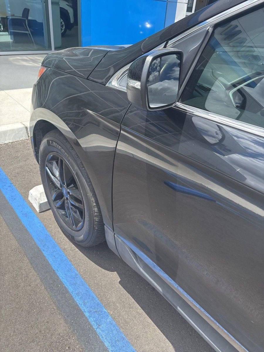Used 2018 Ford Edge SEL w/ Equipment Group 201A FWD image 3