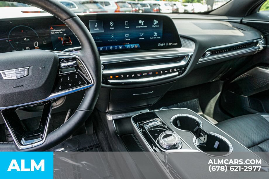 Used 2024 Cadillac Lyriq Luxury AWD/4WD image 32