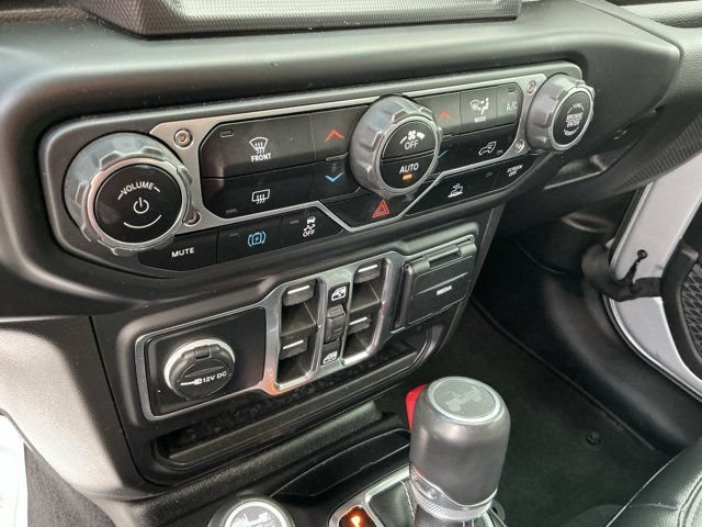 Used 2023 Jeep Wrangler Unlimited Sahara AWD/4WD image 23