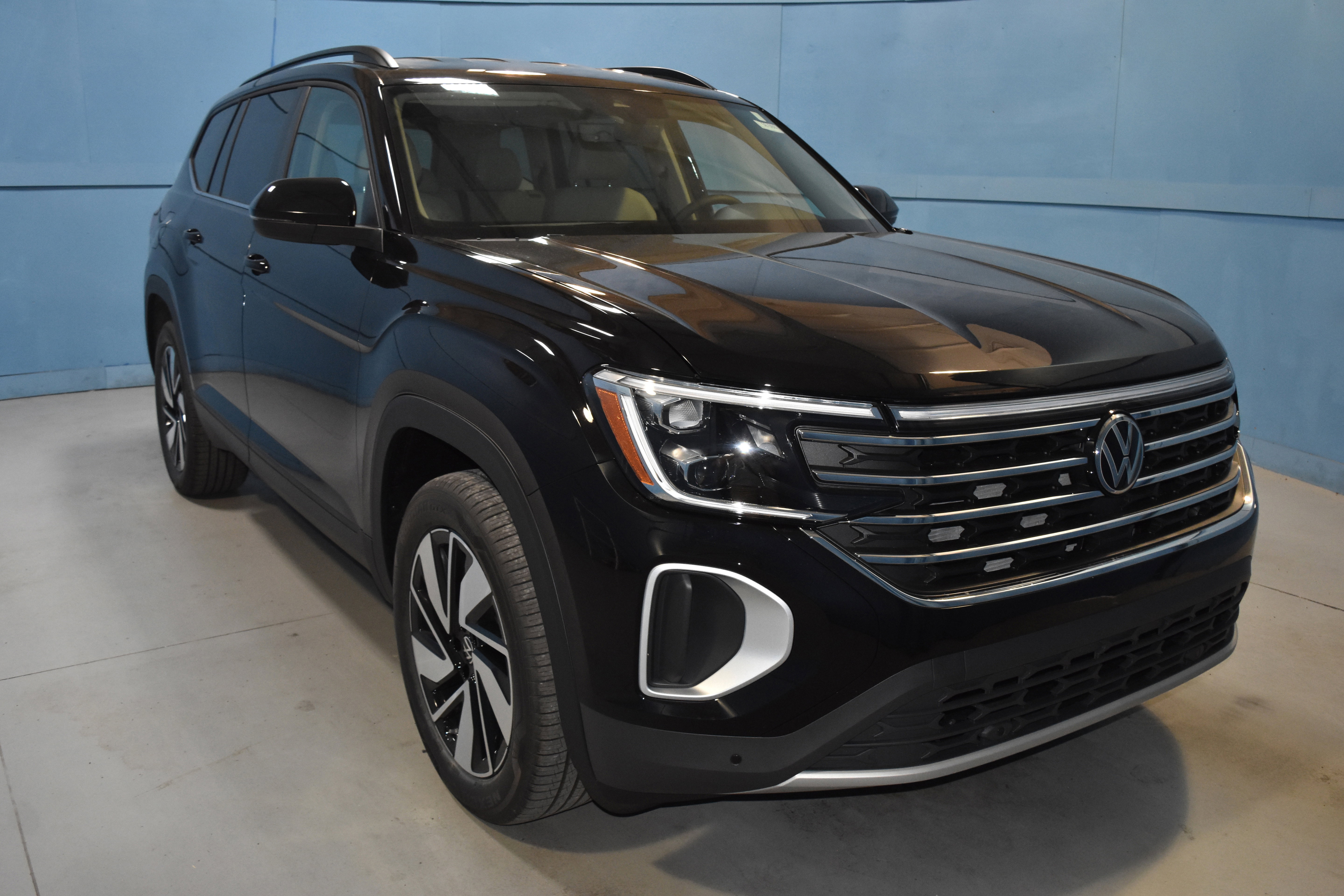 New 2026 Volkswagen Atlas SE image 1
