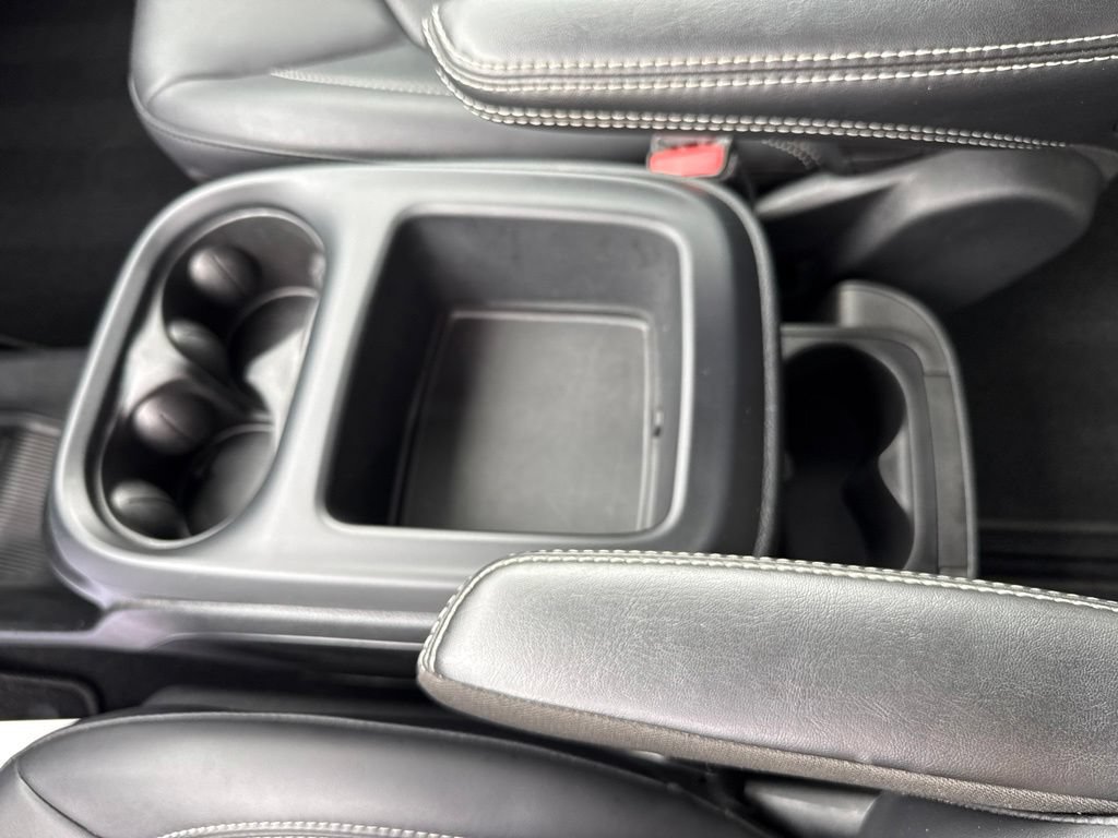 Used 2025 Chrysler Pacifica Select FWD image 24