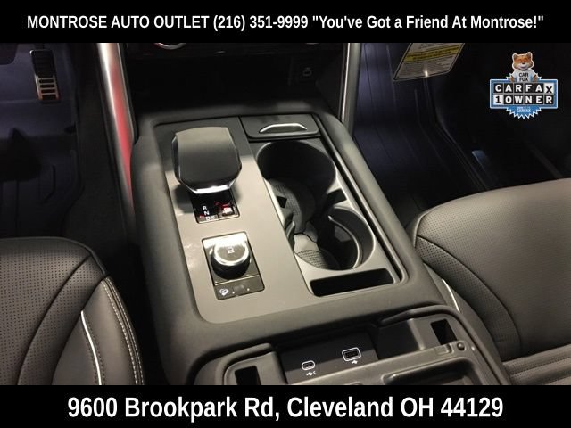 Used 2024 Land Rover Discovery Dynamic SE AWD/4WD image 20