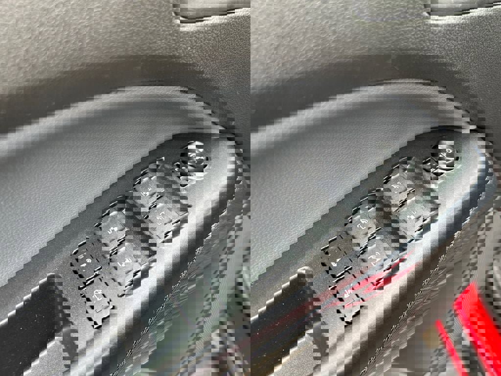 Used 2021 Chevrolet Colorado Z71 w/ Safety Package image 23