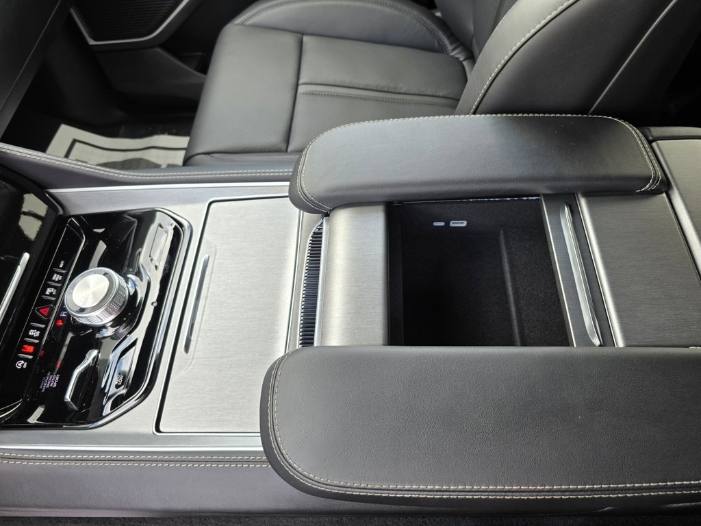 New 2025 Jeep Wagoneer L Series II w/ HD Trailer Tow Package w/25F image 26