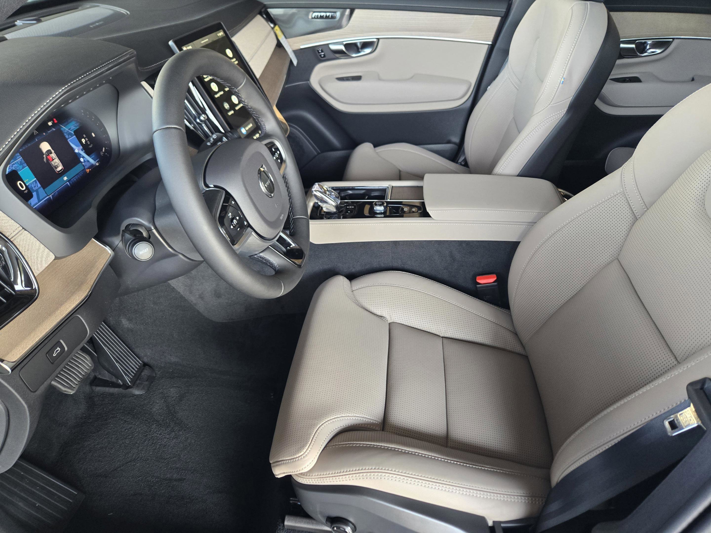 New 2026 Volvo XC90 B6 Ultra w/ Protection Package Premier AWD/4WD image 10