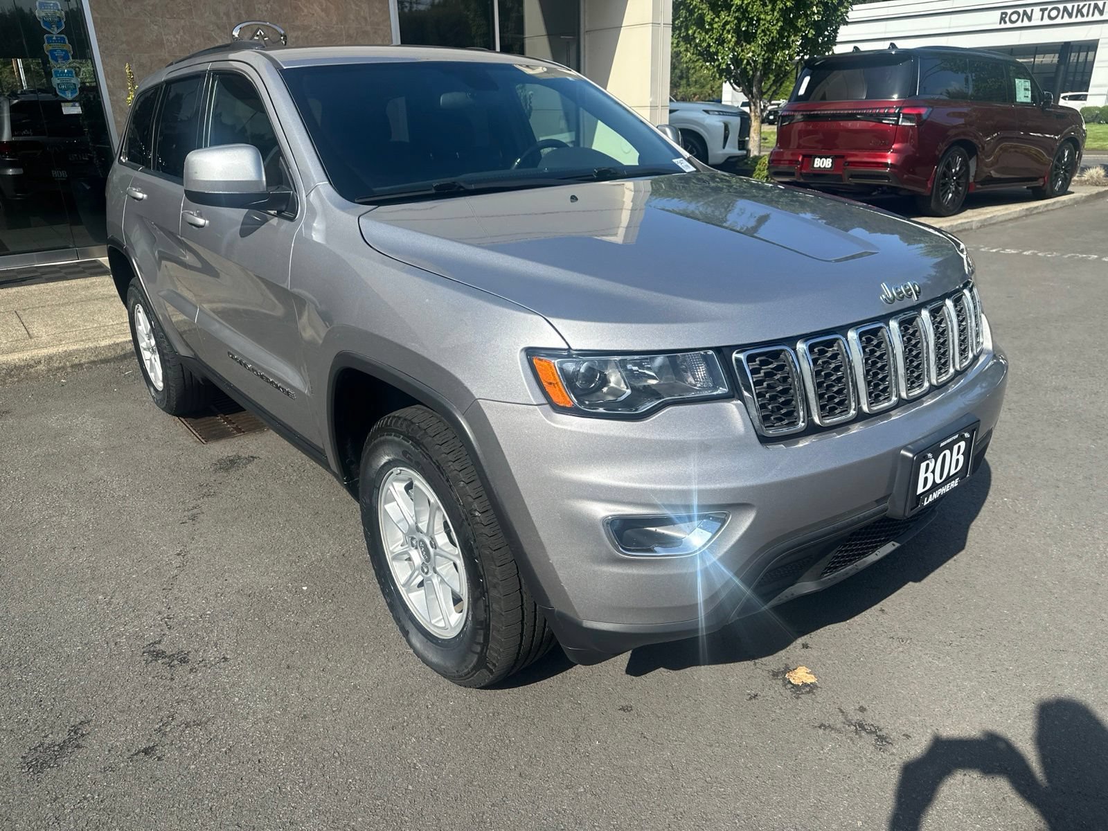 Used 2020 Jeep Grand Cherokee Laredo AWD/4WD image 7