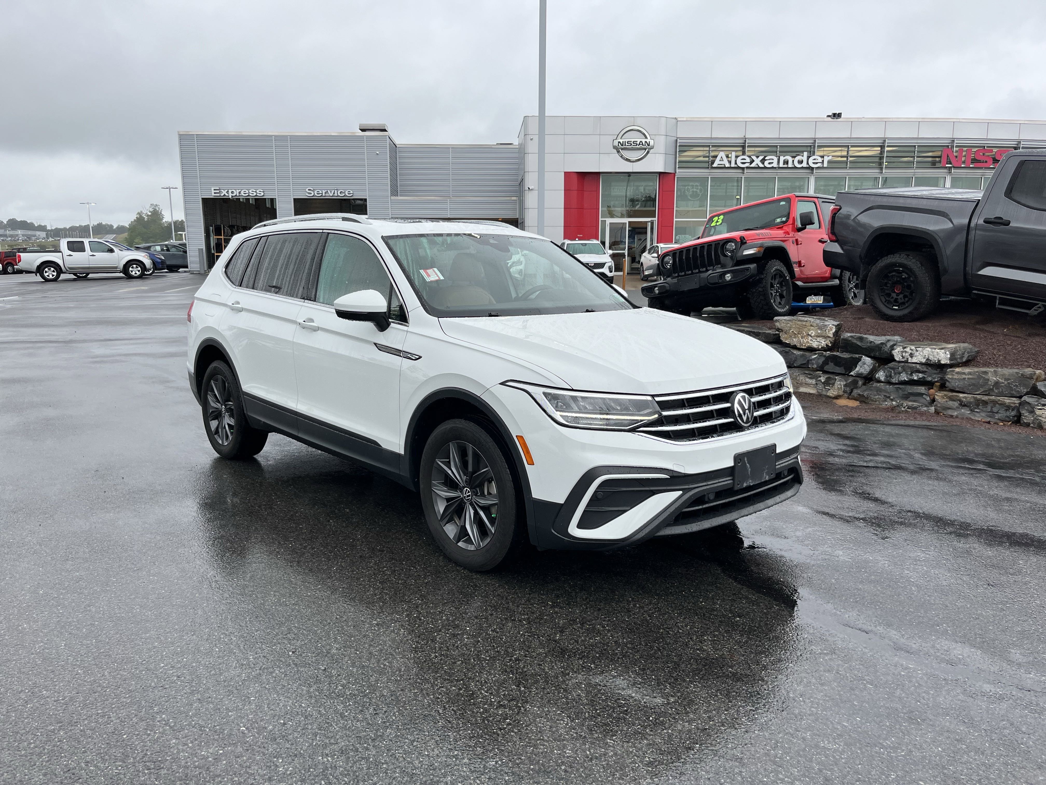 Used 2022 Volkswagen Tiguan SE