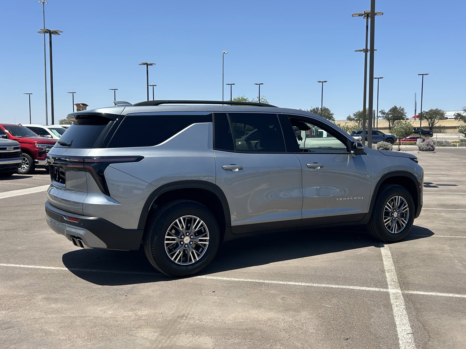 Certified 2025 Chevrolet Traverse LT FWD image 5