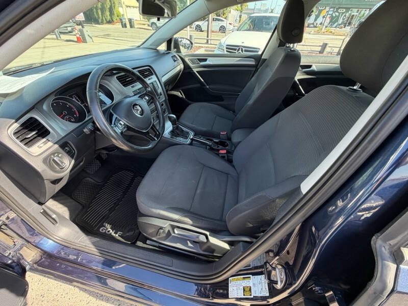 Used 2016 Volkswagen Golf SE FWD image 12