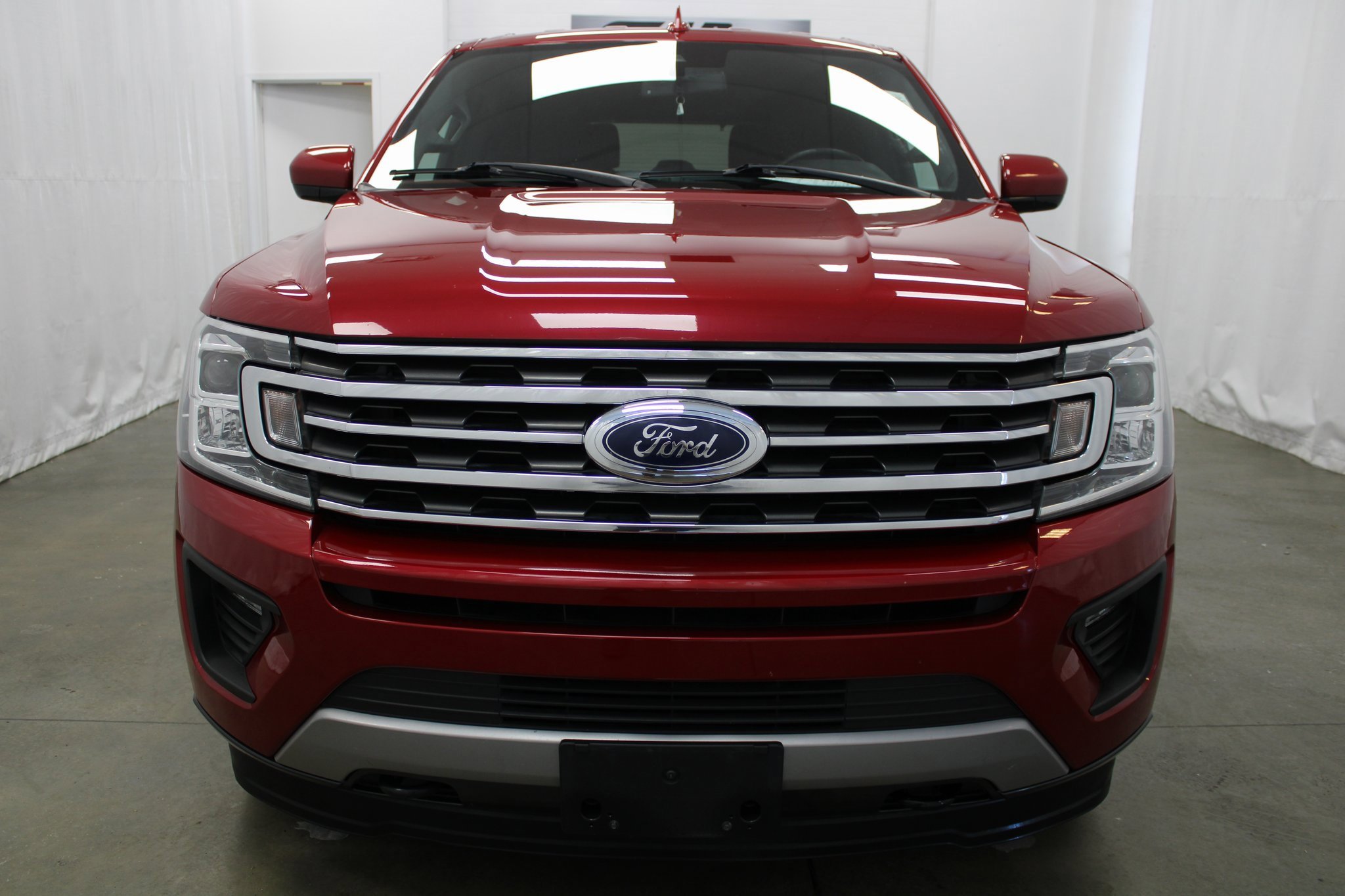 Used 2020 Ford Expedition XLT image 2