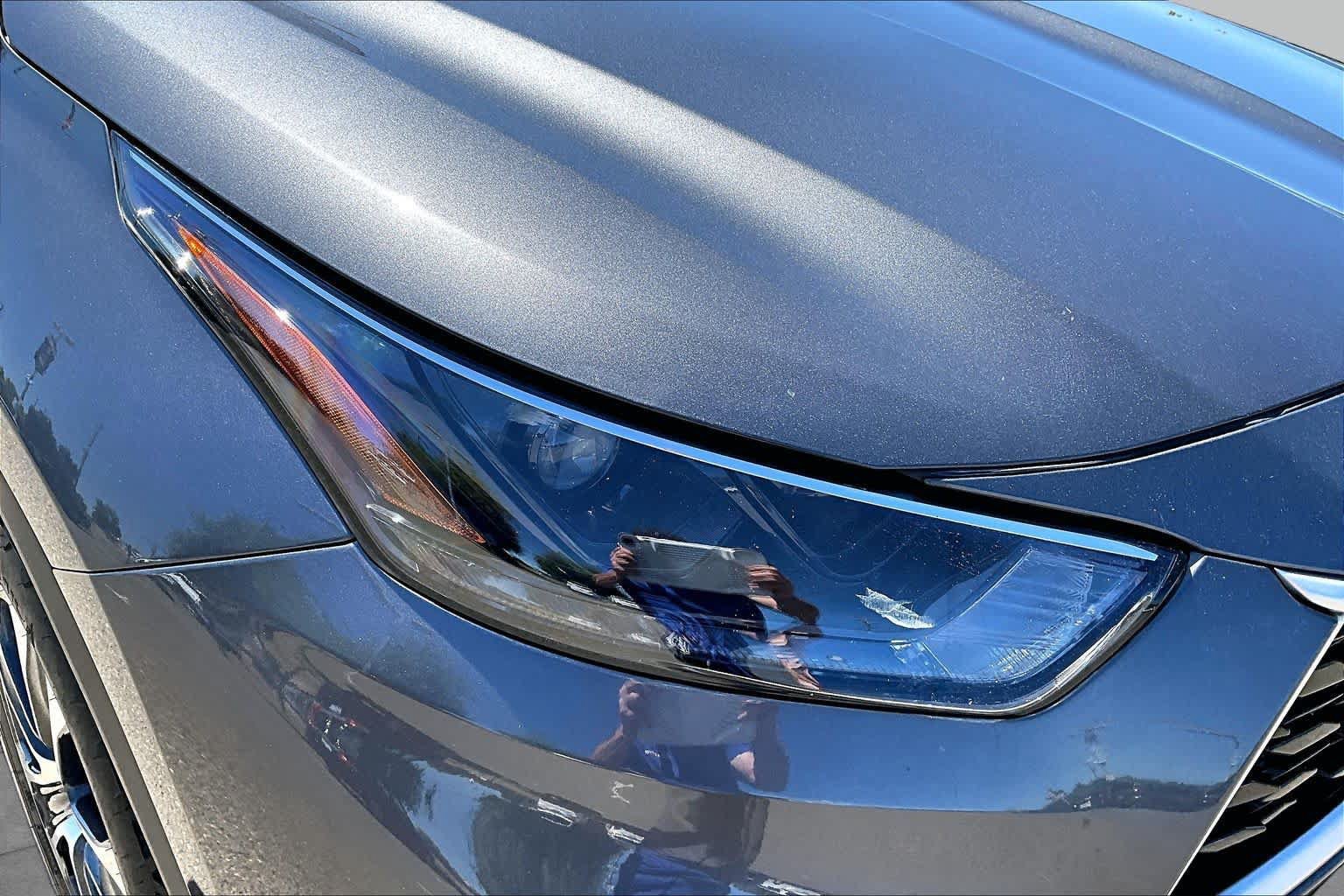 Used 2022 Toyota Highlander XLE AWD/4WD image 27