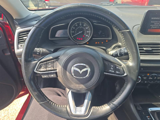 Used 2018 MAZDA MAZDA3 Touring FWD image 5