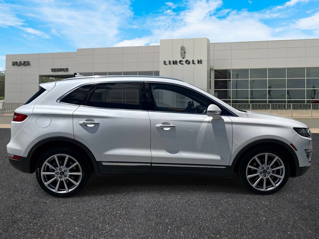 Used 2019 Lincoln MKC Reserve FWD image 2