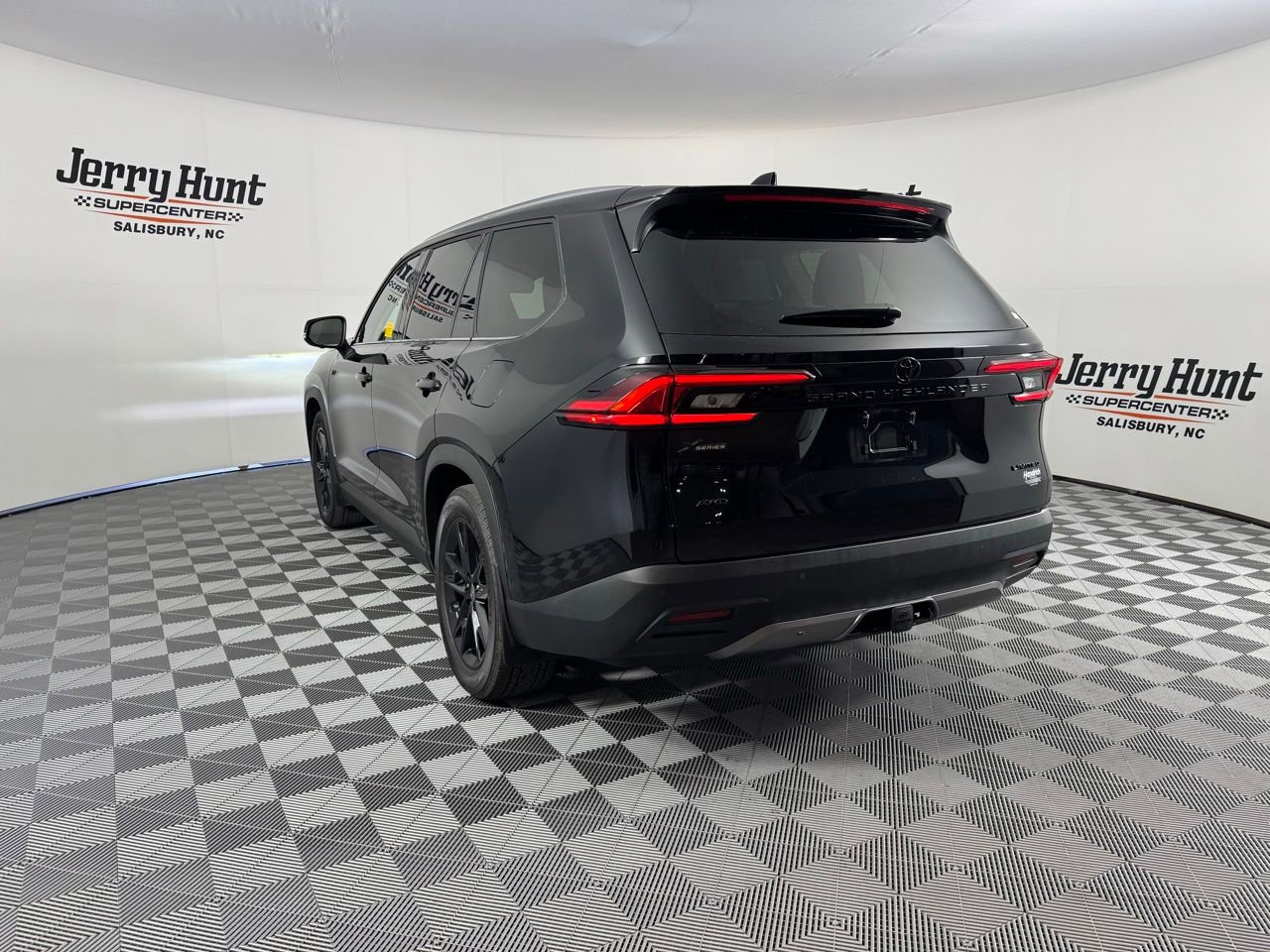 Used 2025 Toyota Grand Highlander AWD image 11