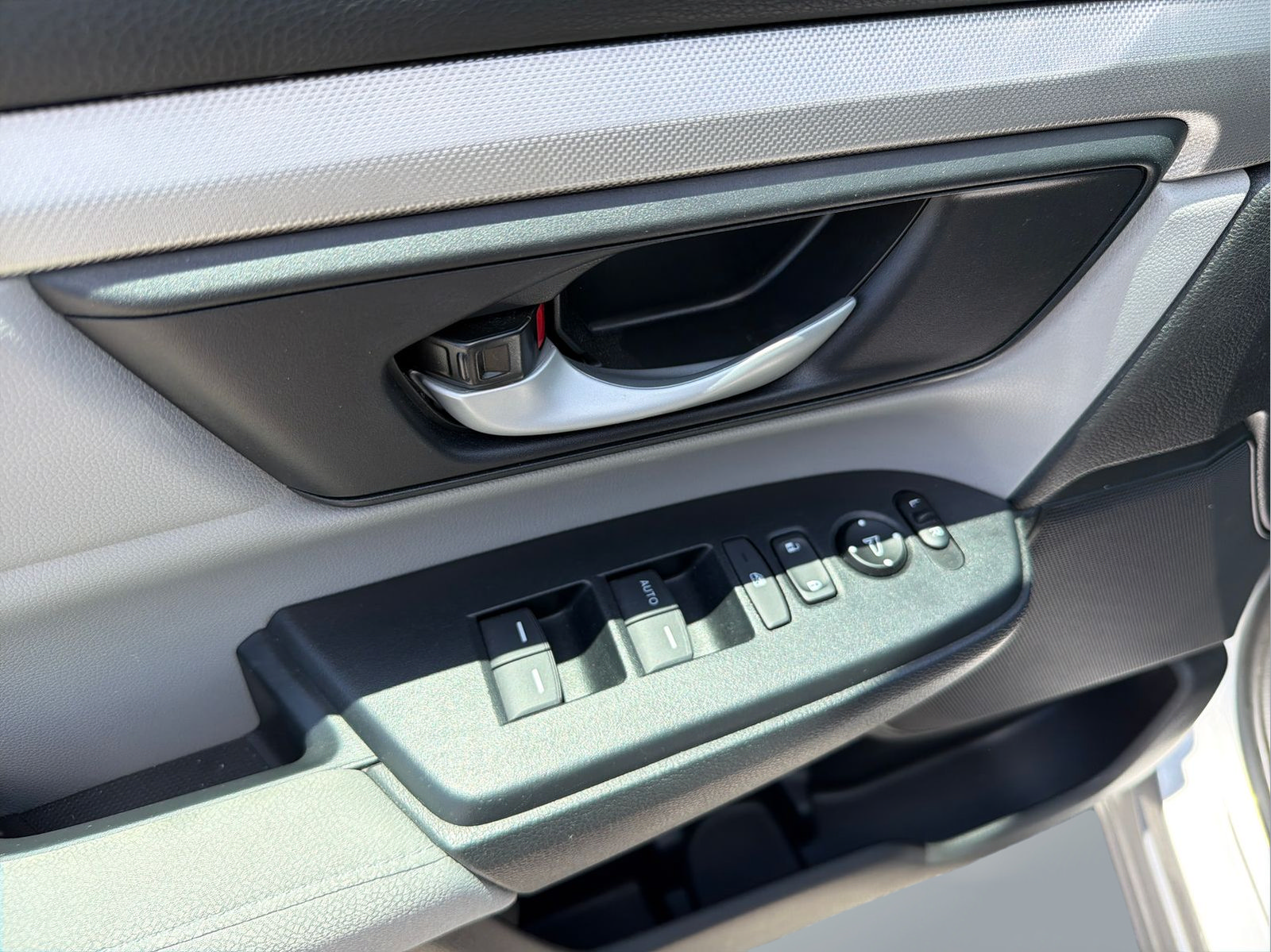 Used 2019 Honda CR-V LX image 23