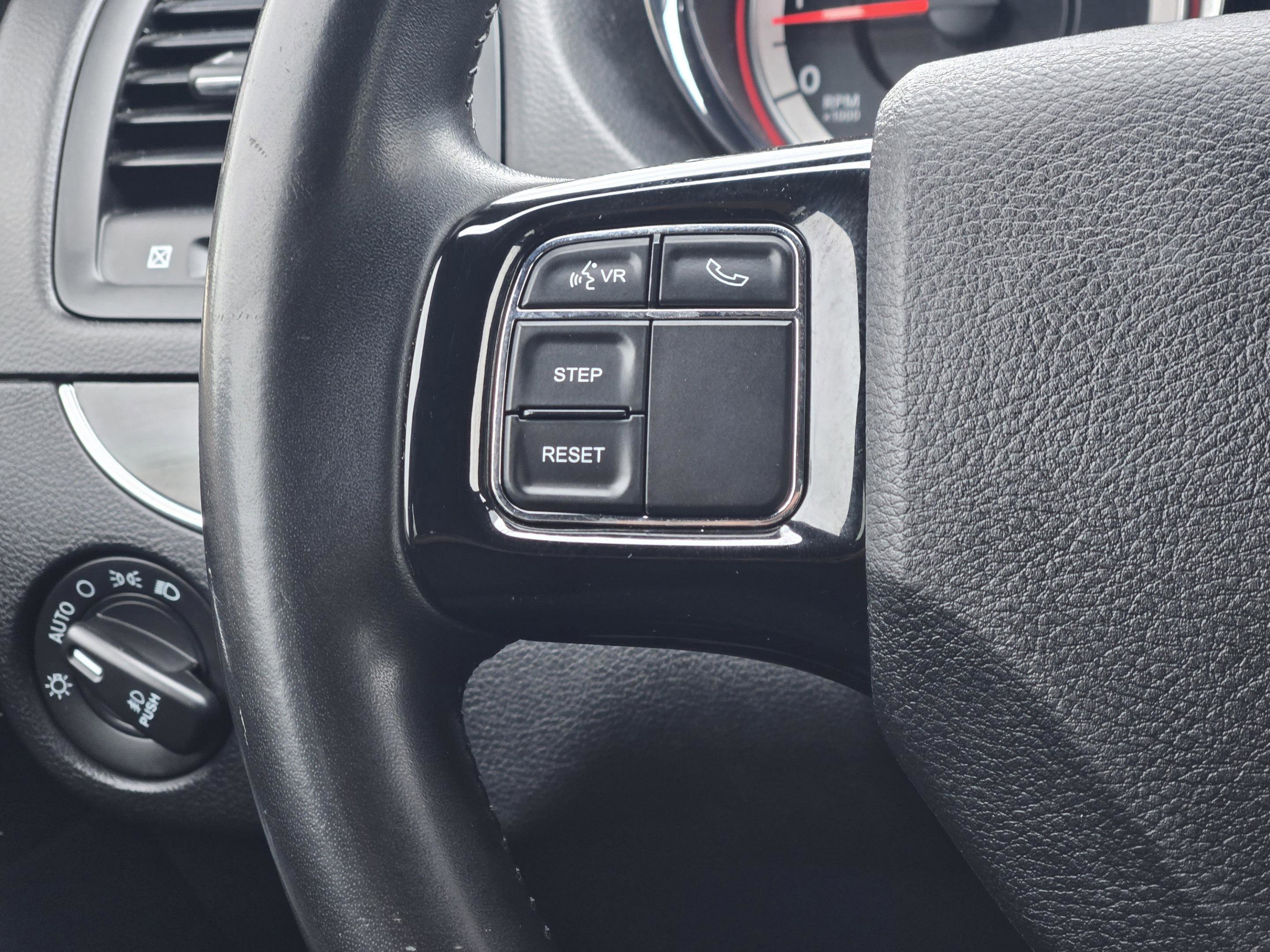 Used 2020 Dodge Grand Caravan SE FWD image 15
