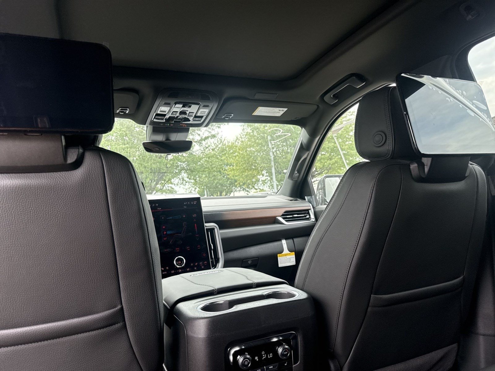New 2026 GMC Yukon XL Denali w/ Advanced Technology Package AWD/4WD image 16